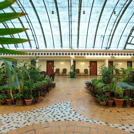 Готель The Grand Regency Раджкот Екстер'єр фото