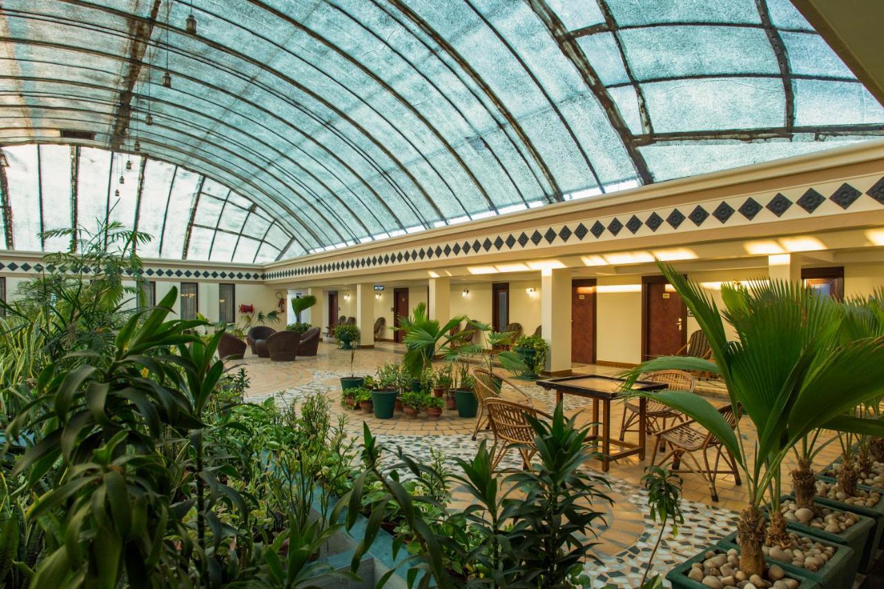 Готель The Grand Regency Раджкот Екстер'єр фото